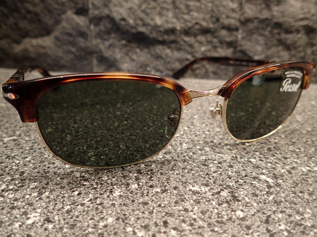 Persol(ペルソール)　8139S　ベースモデルが3105Sの新作サングラスのご紹介です。