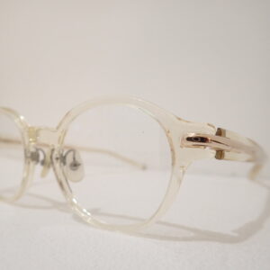 フォーナインズ「NPM-88」眼鏡だけで使うのは勿体ない？クリップオンでスタイルチェンジ。-999.9 
