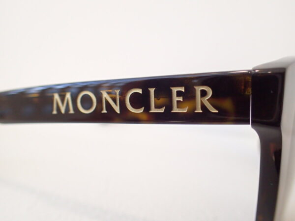 モンクレール「ML0113K」ビッグロゴが新鮮なウェリントンサングラス-MONCLER 