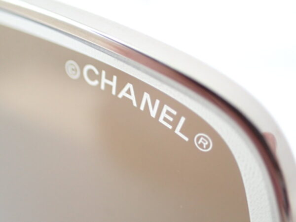 2通りの使い方が出来る上品なサングラス｜シャネル（CHANEL）「CH4262」-CHANEL 