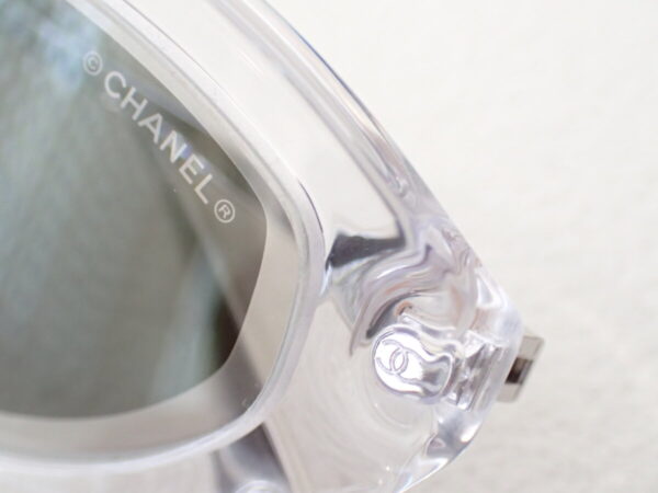 シャネルらしい大胆なサングラスのご紹介です。｜シャネル（CHANEL）「CH5424A」-CHANEL 