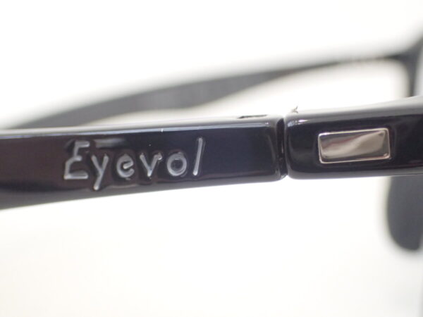 スポーツ時のみならず日常使いもできる眼鏡フレーム｜Eyevol（アイヴォル）「Frakes」-Eyevol 