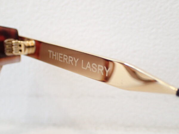 目元がパッと華やぐ！THIERRY LASRY（ティエリー ラスリー）の新入荷サングラスをご紹介｜LYTCHY（リティー）-THIERRY LASRY 