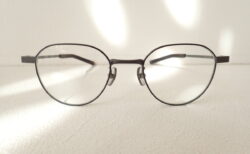 スッキリとした知的な眼鏡フレームです。｜999.9（フォーナインズ）「S-691T」