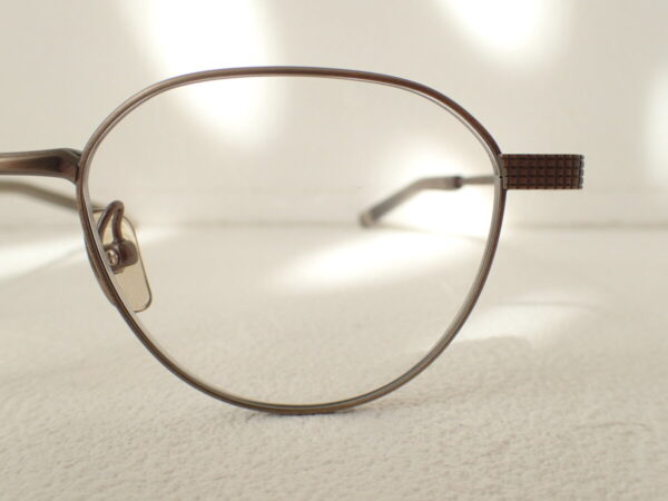 スッキリとした知的な眼鏡フレームです。｜999.9（フォーナインズ）「S