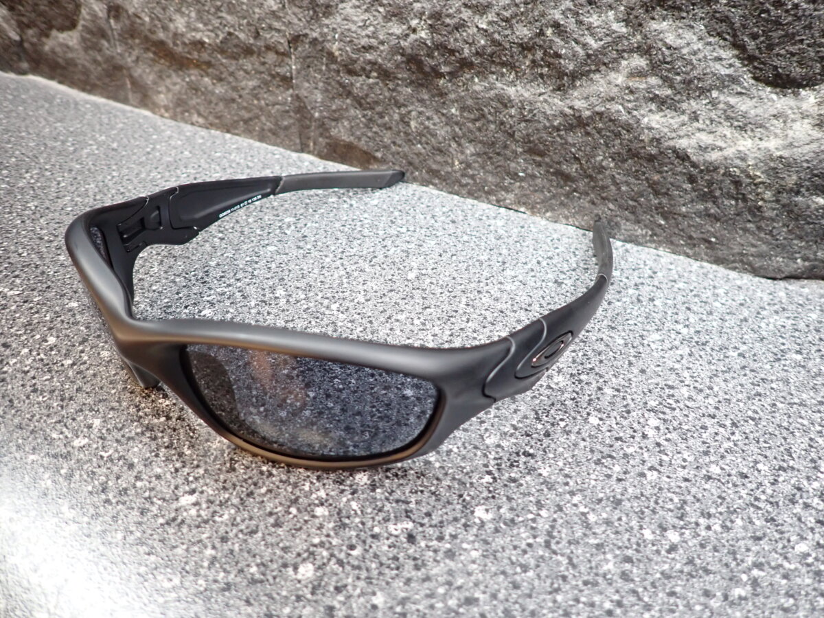 過去モデルを思い出させる注目モデル｜オークリー（OAKLEY）「OO9039（STRAIGHT JACKET）」-OAKLEY 